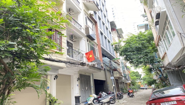Bán gấp phân lô Trần Quốc Hoàn, ô tô vào nhà, 55m, mặt tiền 5.5m, 13.88 Tỷ.